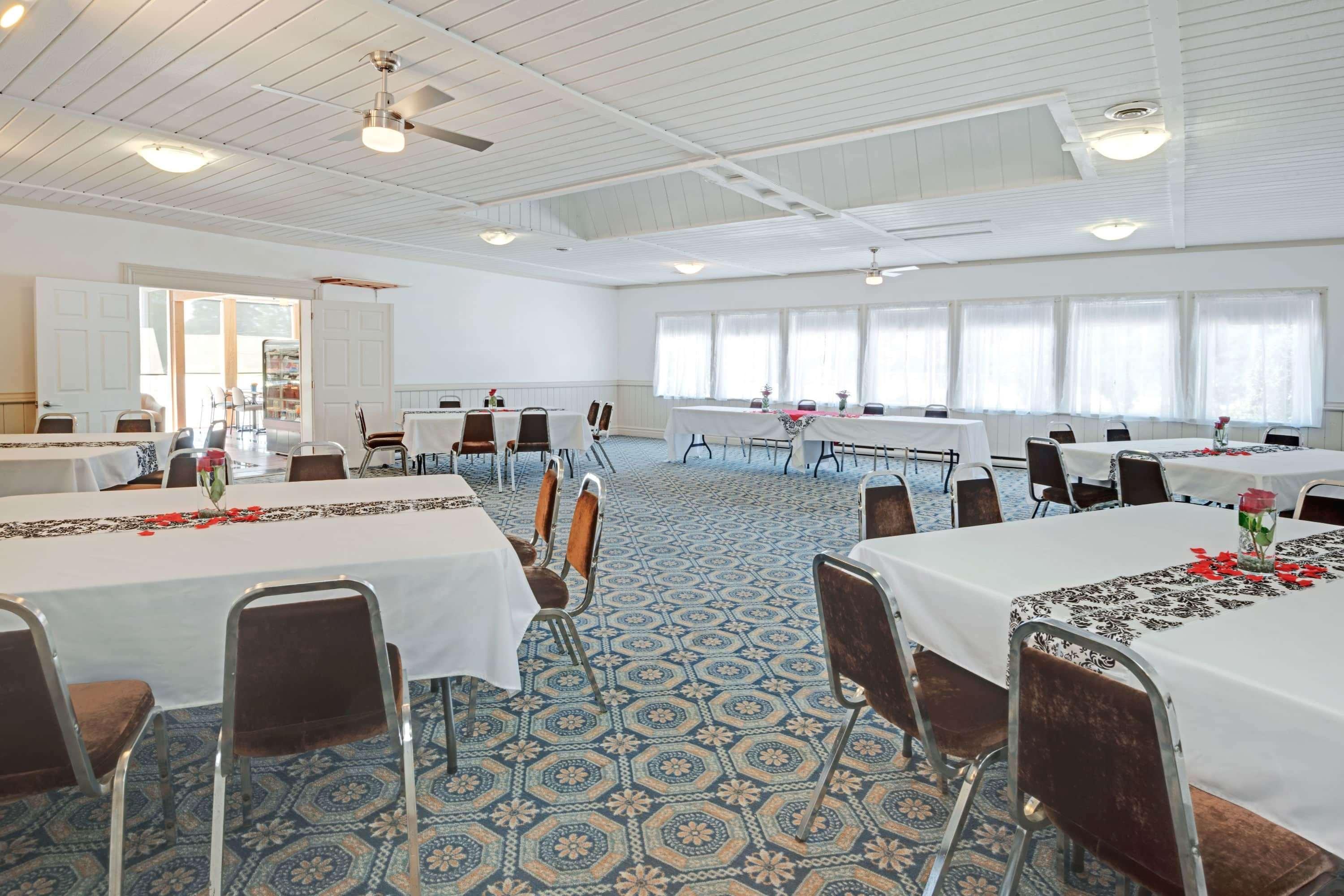 Howard Johnson By Wyndham Lindsay Dış mekan fotoğraf